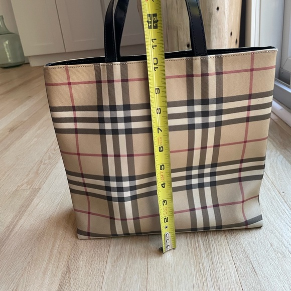 Authentic Burberry Tote - Picture 13 of 14